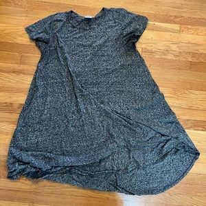 EUC dark grey lularoe Carly 2XL